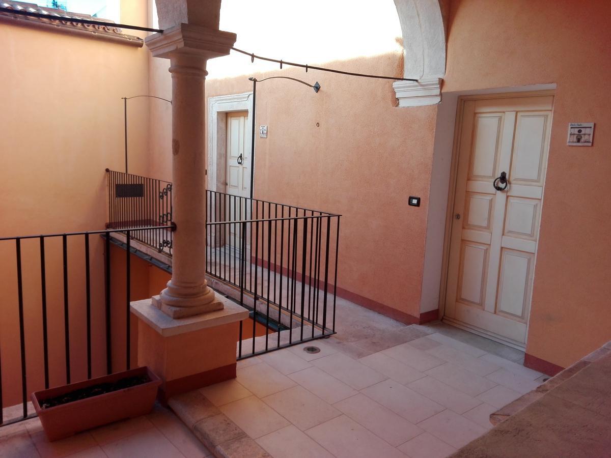 B&B Palazzo Cappa Λ' Άκουιλα Εξωτερικό φωτογραφία